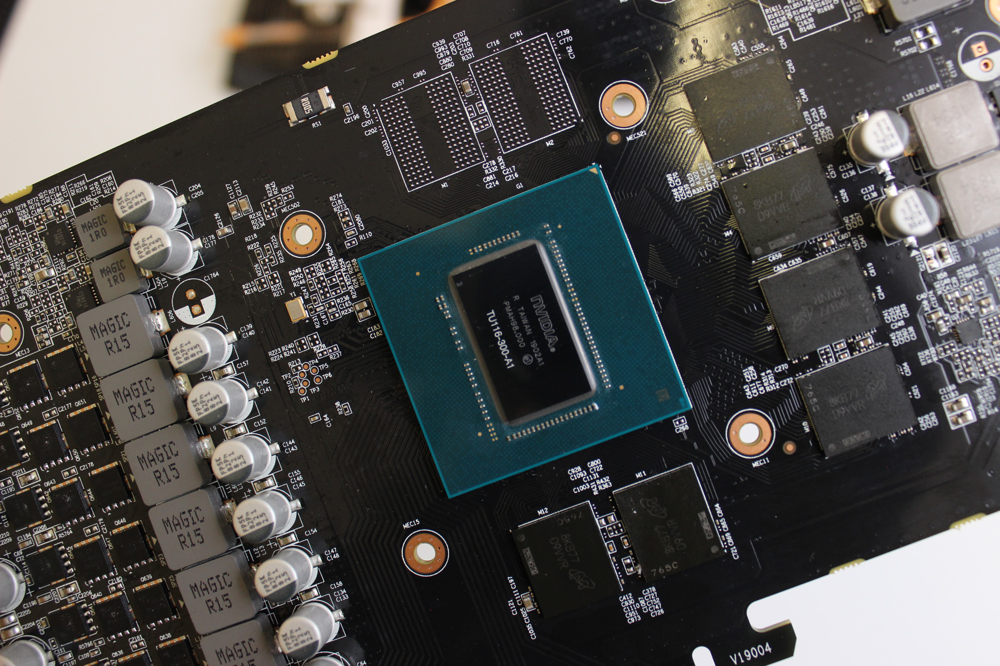 GIGABYTE GTX 1660 (7)