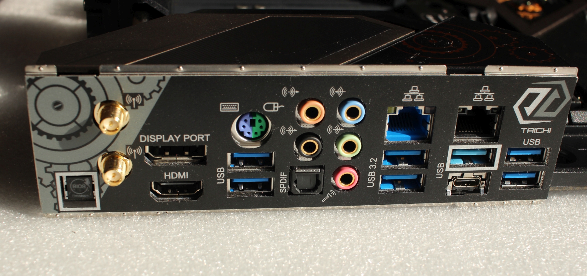 My_Rear_IO TheOverclocker