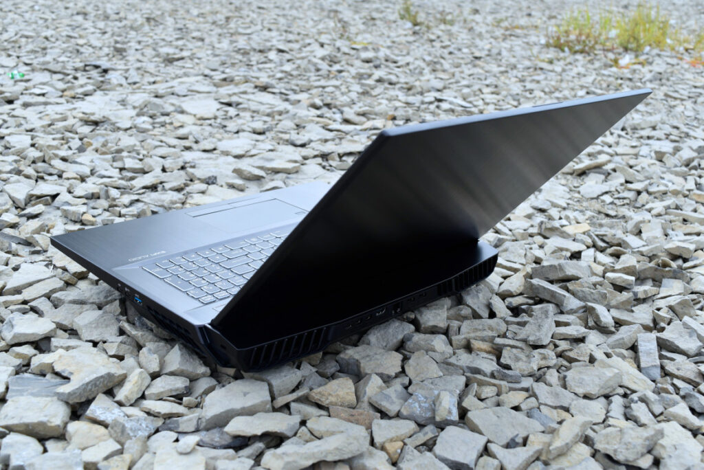 Sky Z7 R2 Rear IO